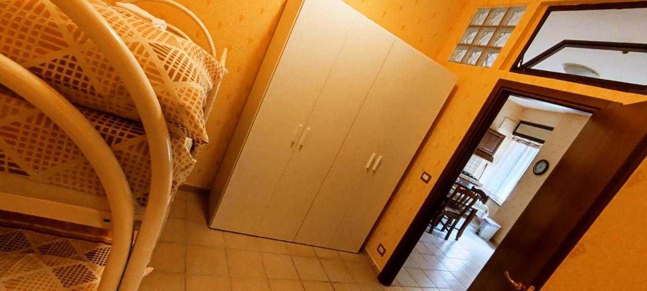 Casa Vacanza Dinastia Borbone - Centro Storico Νάπολη Εξωτερικό φωτογραφία
