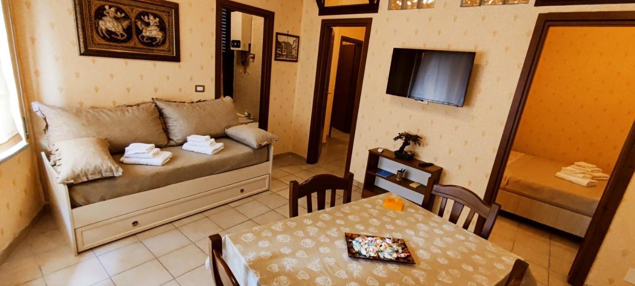 Casa Vacanza Dinastia Borbone - Centro Storico Νάπολη Εξωτερικό φωτογραφία