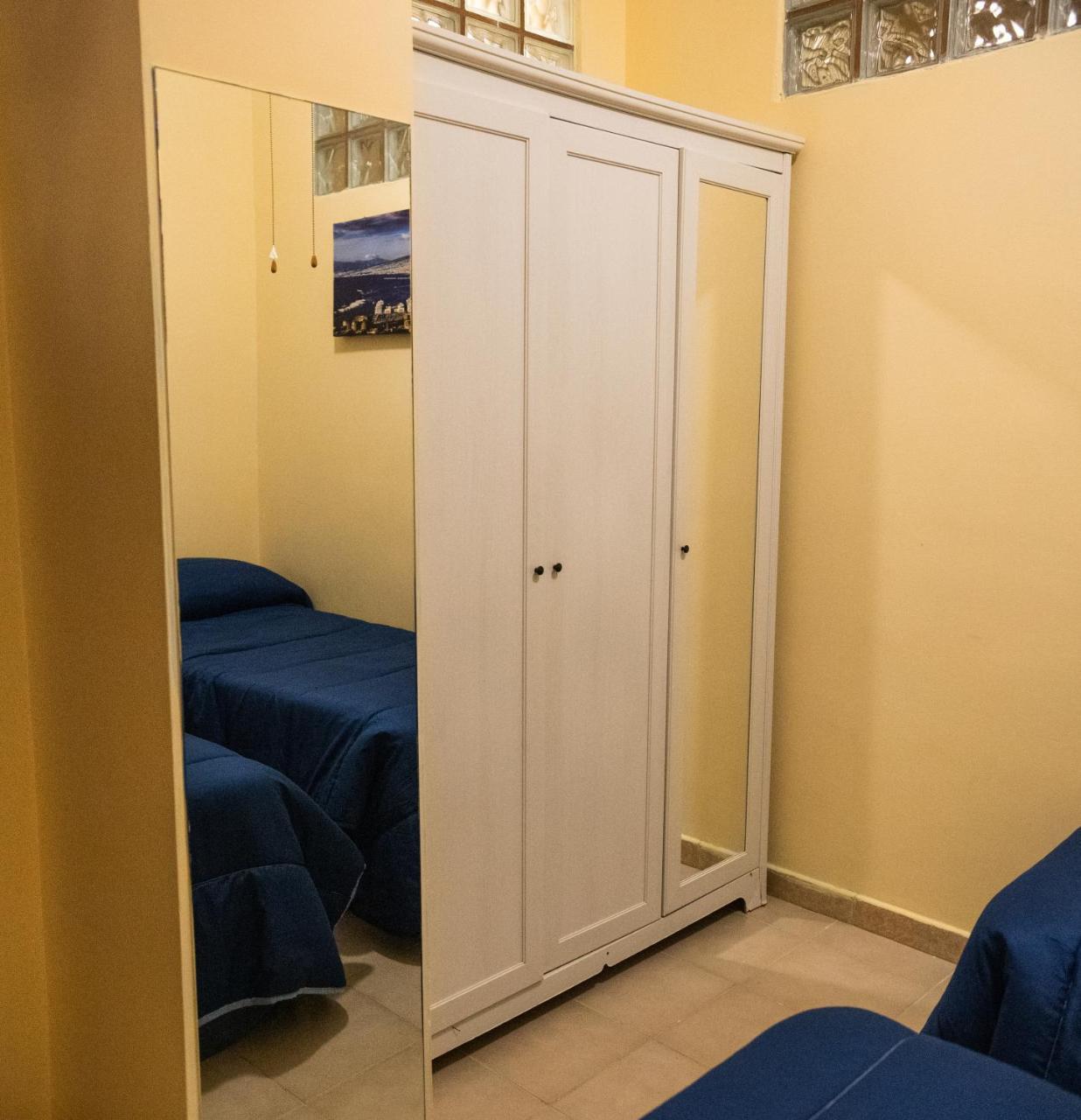 Casa Vacanza Dinastia Borbone - Centro Storico Νάπολη Εξωτερικό φωτογραφία